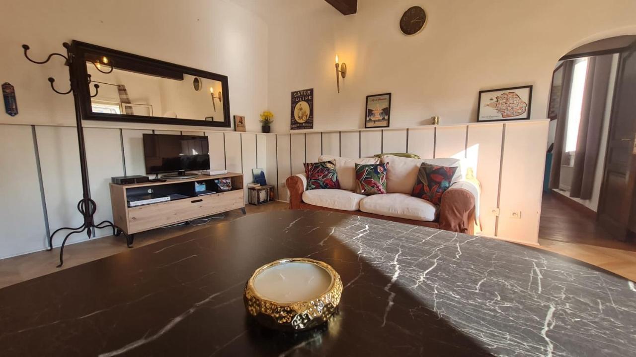 Sunny Apartment With Nice View In History City Center Aix-en-Provence Eksteriør bilde