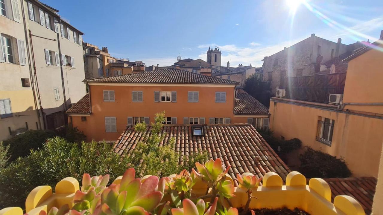 Sunny Apartment With Nice View In History City Center Aix-en-Provence Eksteriør bilde